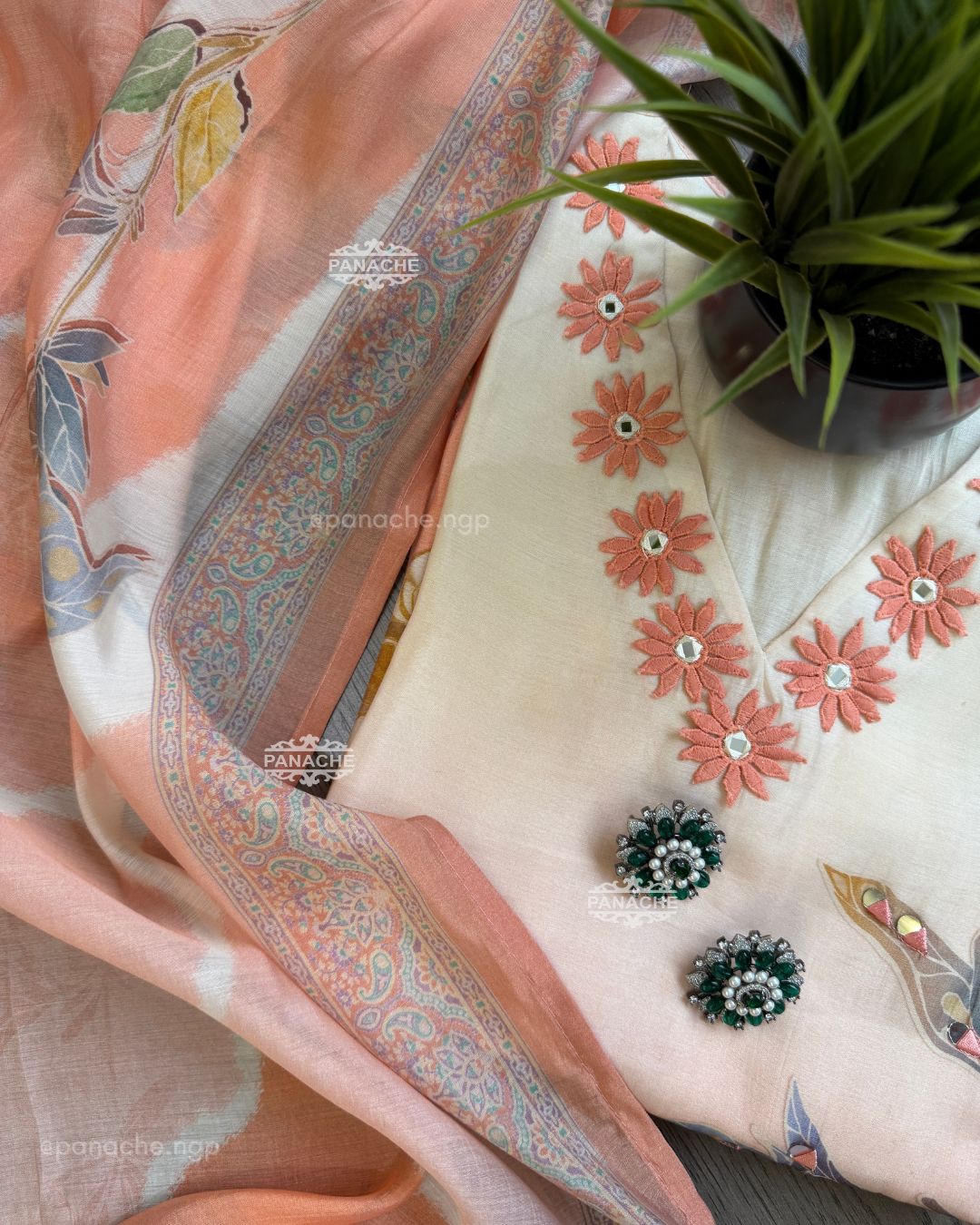 Subtle peach set