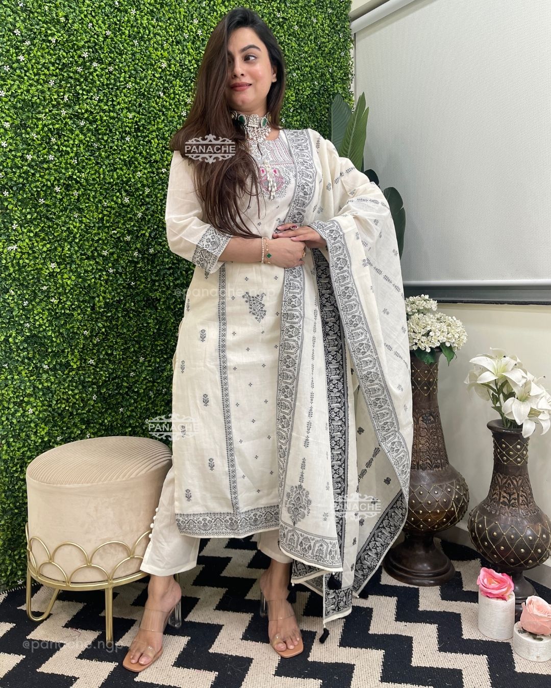 Monochrome cotton set