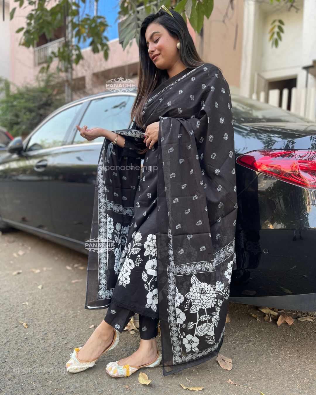 Subtle black floral set