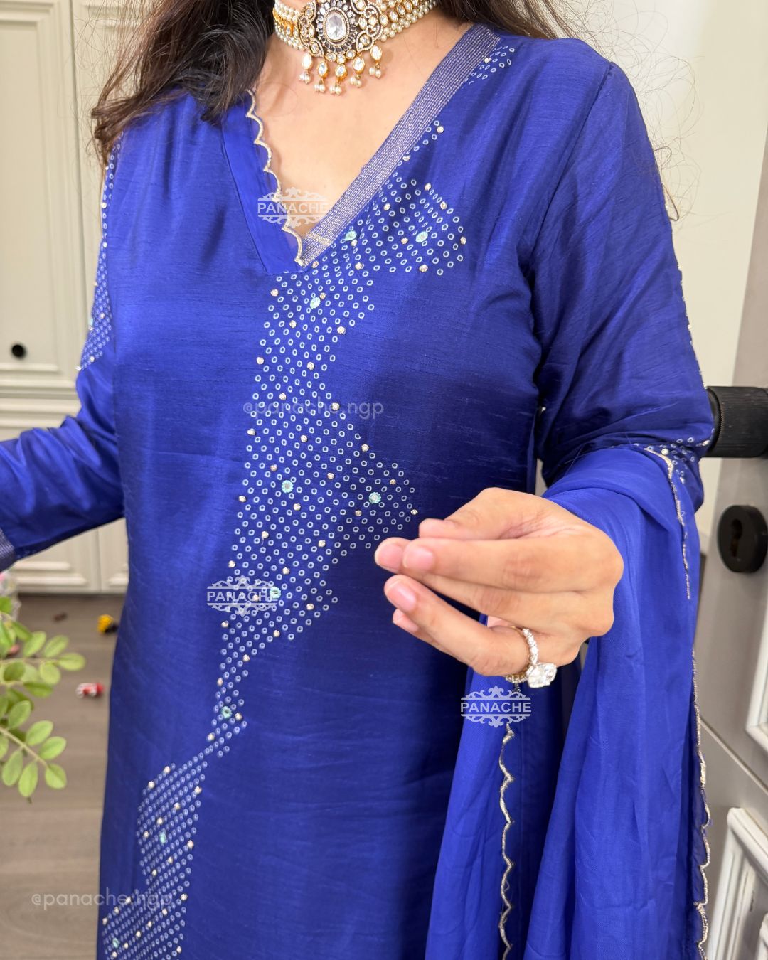 Leher Bandhani suit set