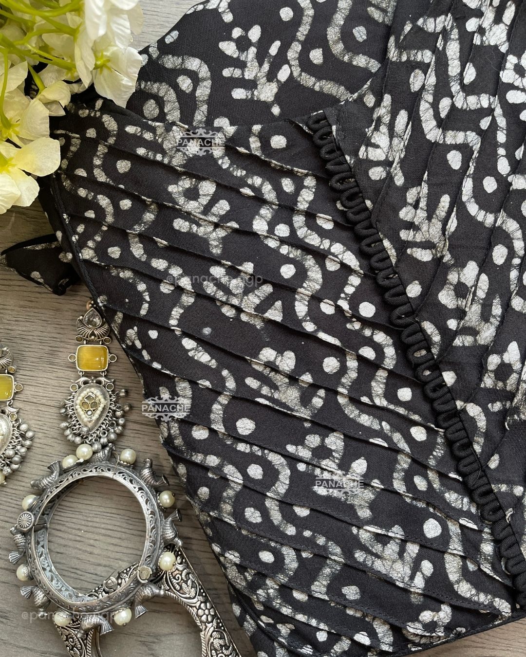 Gajji baatiks with mirror earrings