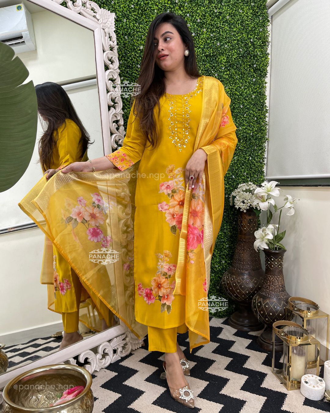 Appliqué yellow set