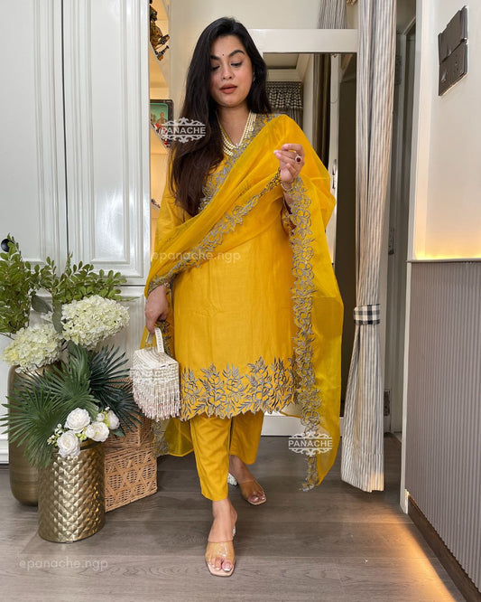 Mustard appliqué set