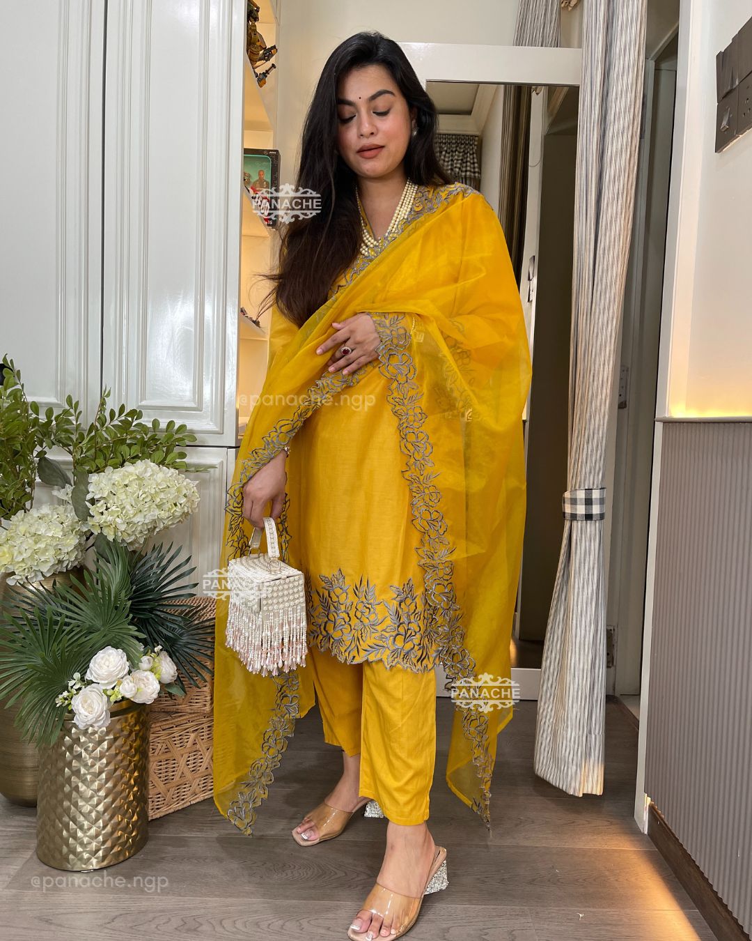 Mustard appliqué set