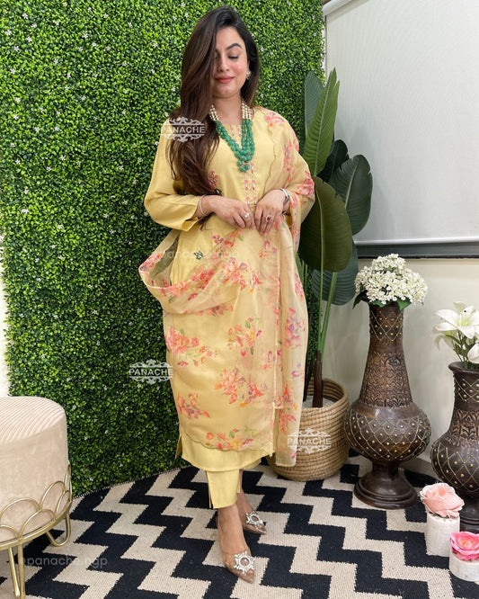 Applique pastel suit