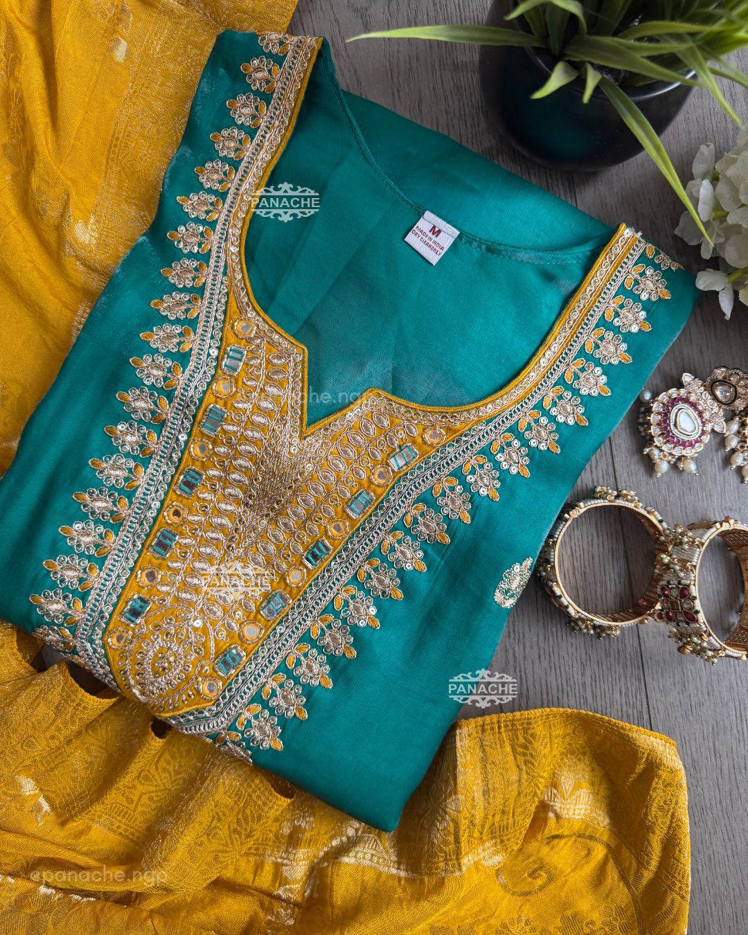 Heavy budget partywear set