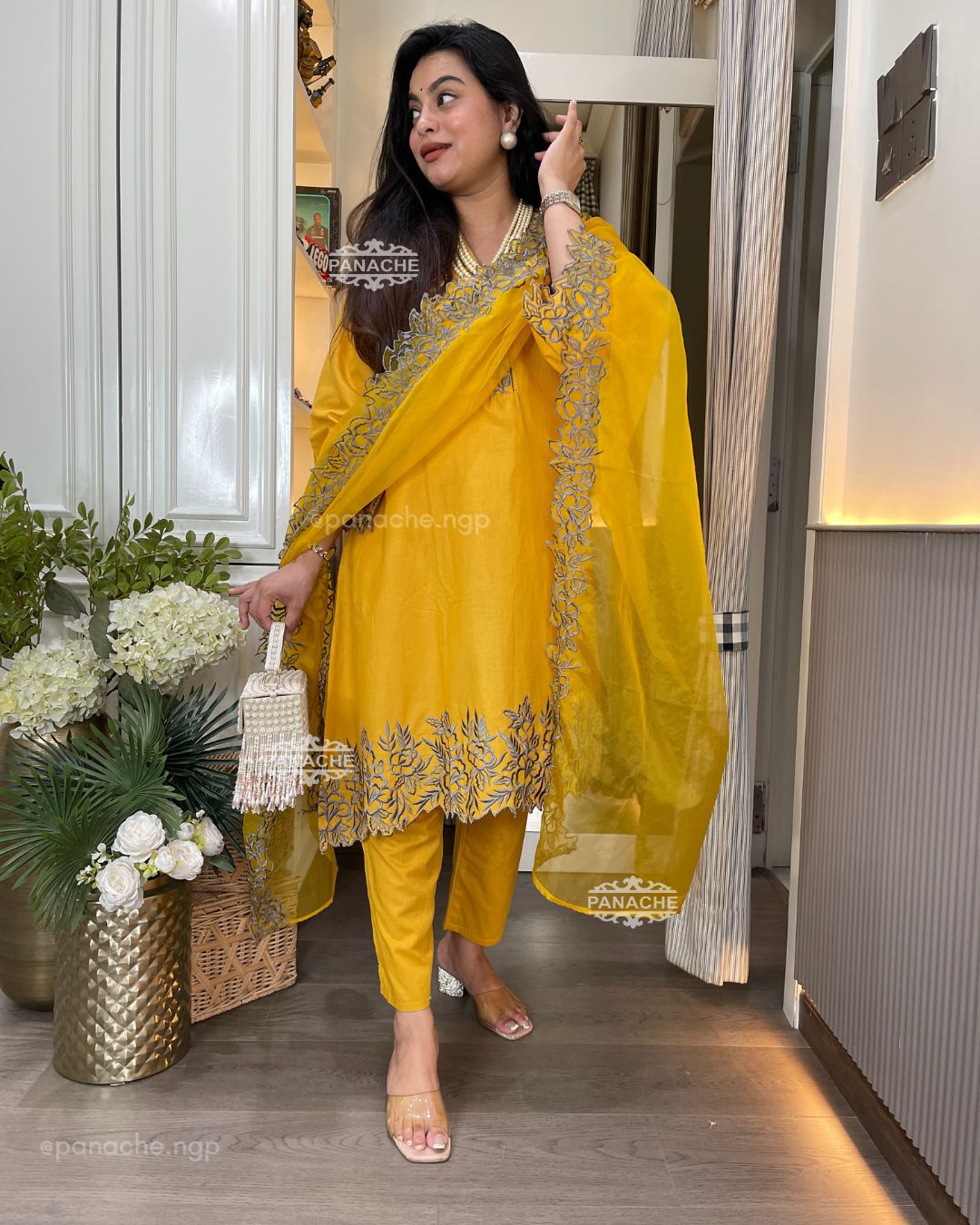 Mustard appliqué set