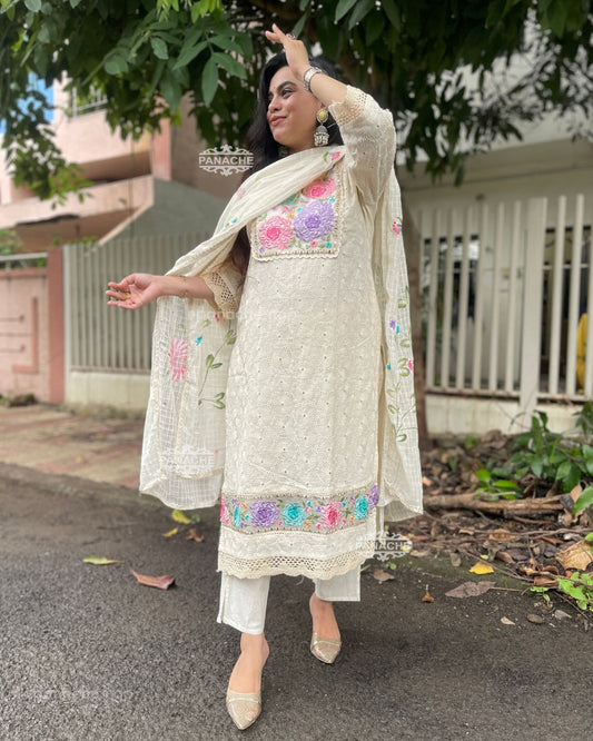 Hakuba embroidered and handpainted set