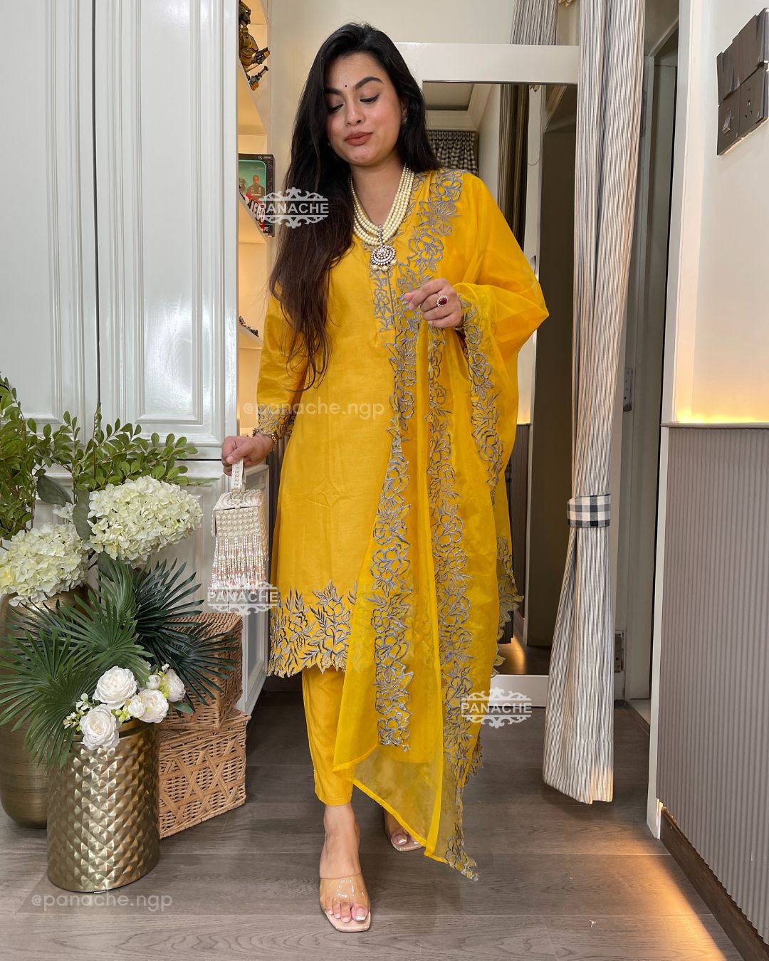 Mustard appliqué set