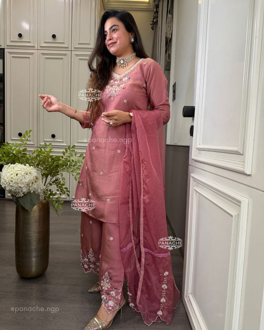 Saba Pink festive set