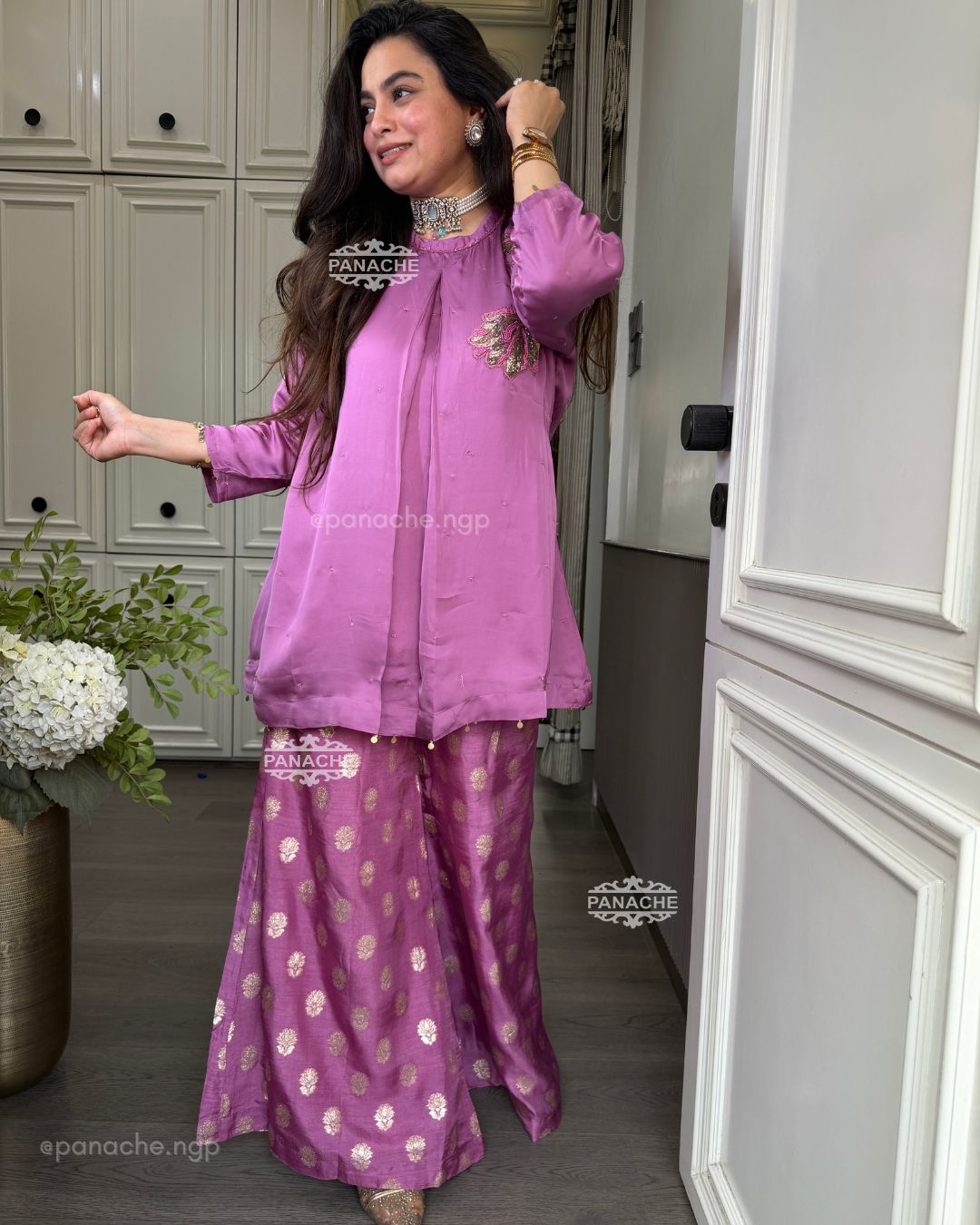 Lavnyaa Banarasi set