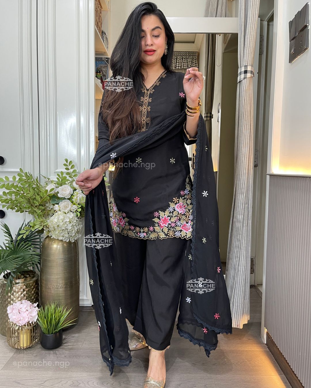 Monochrome twist suit set