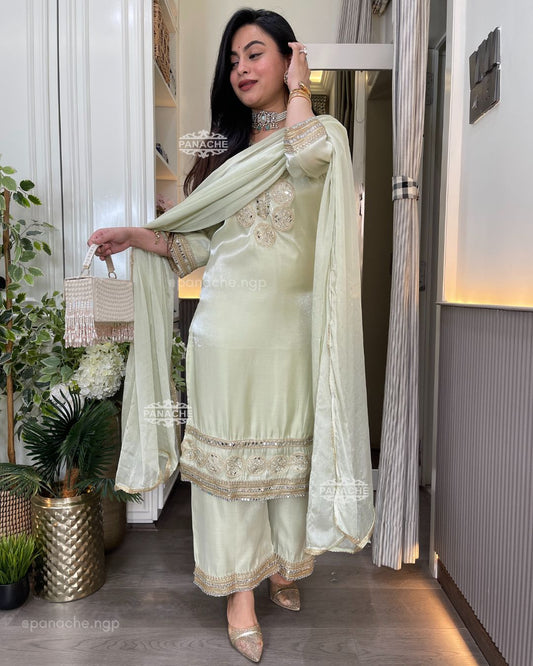 Pista embroidered set