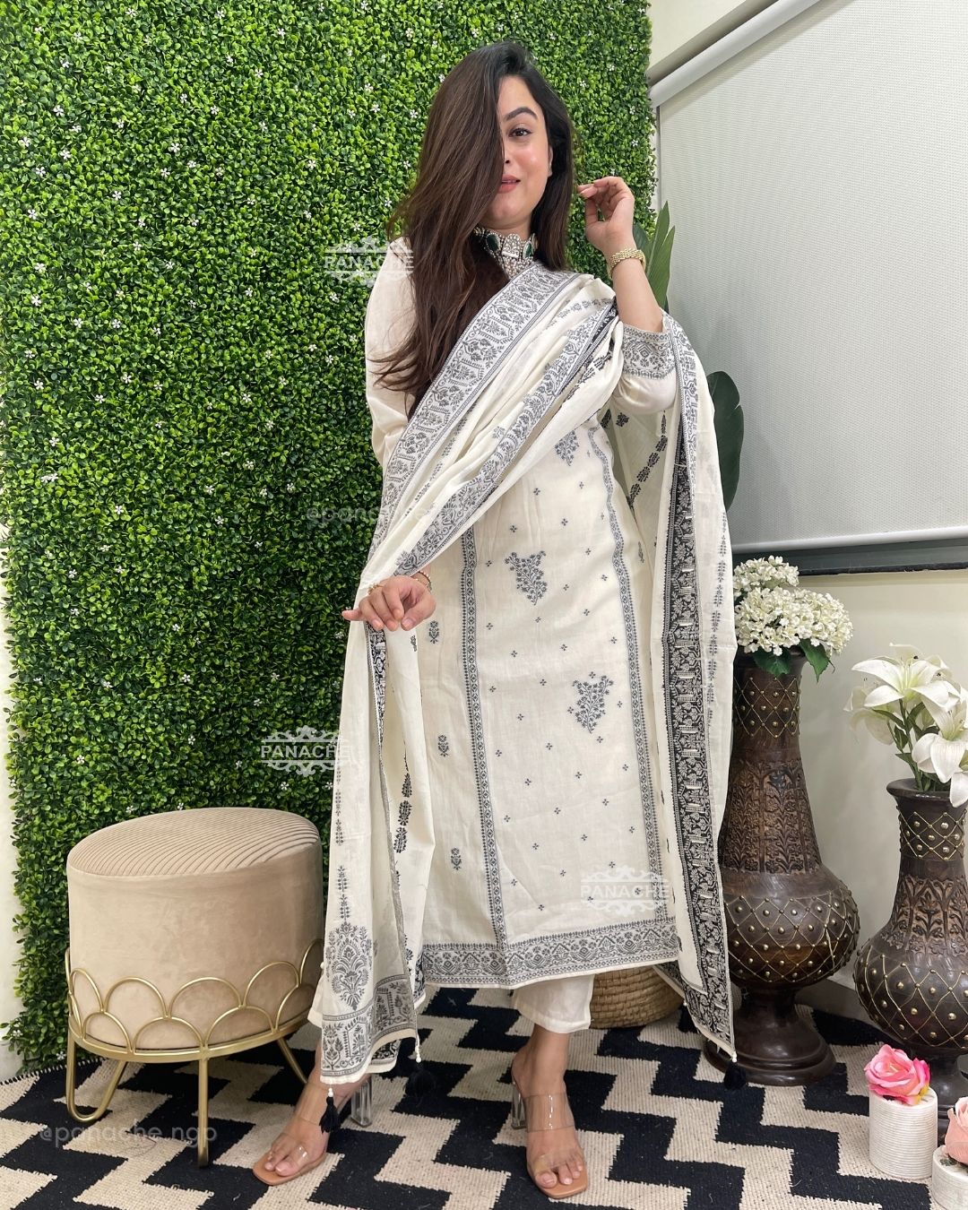 Monochrome cotton set