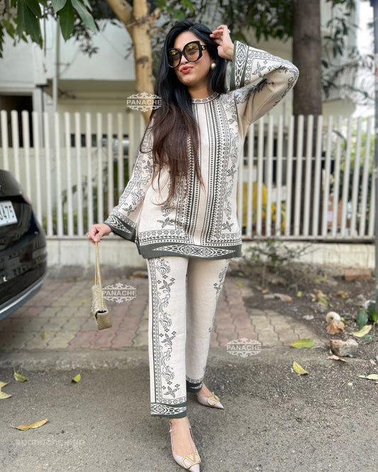 Abstract woollen knitt coord