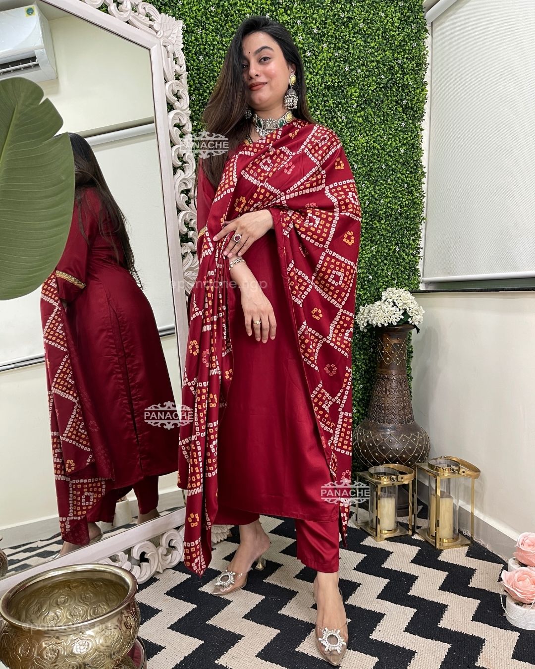 Mirror bandhani gajji set