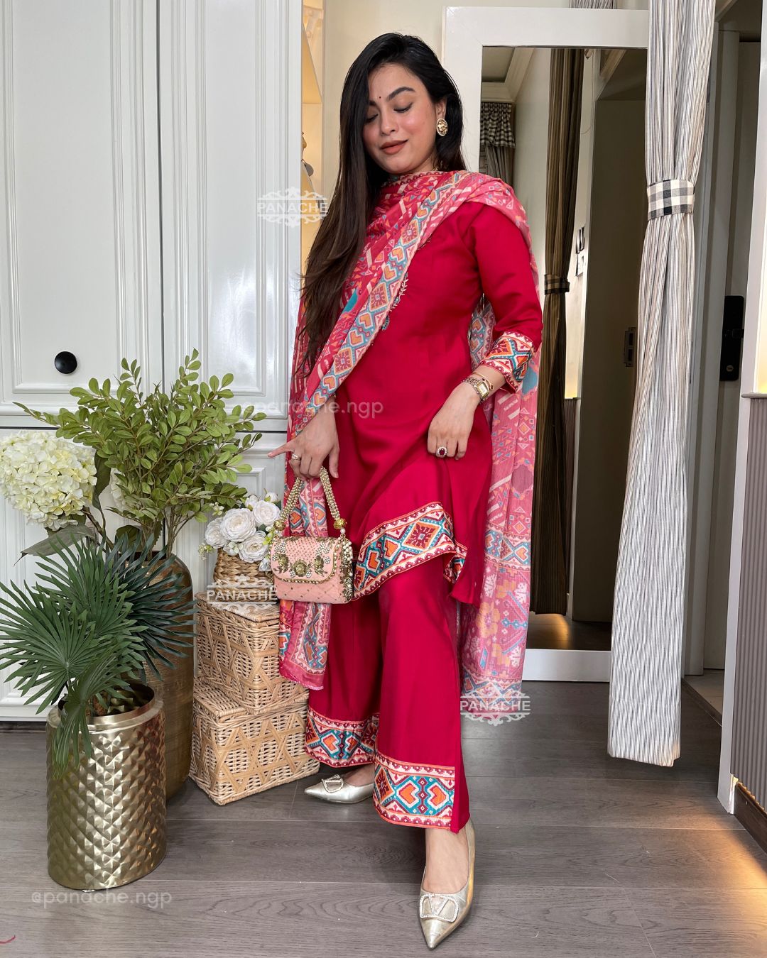 Ikkat wale kalidar short kurta plaso set