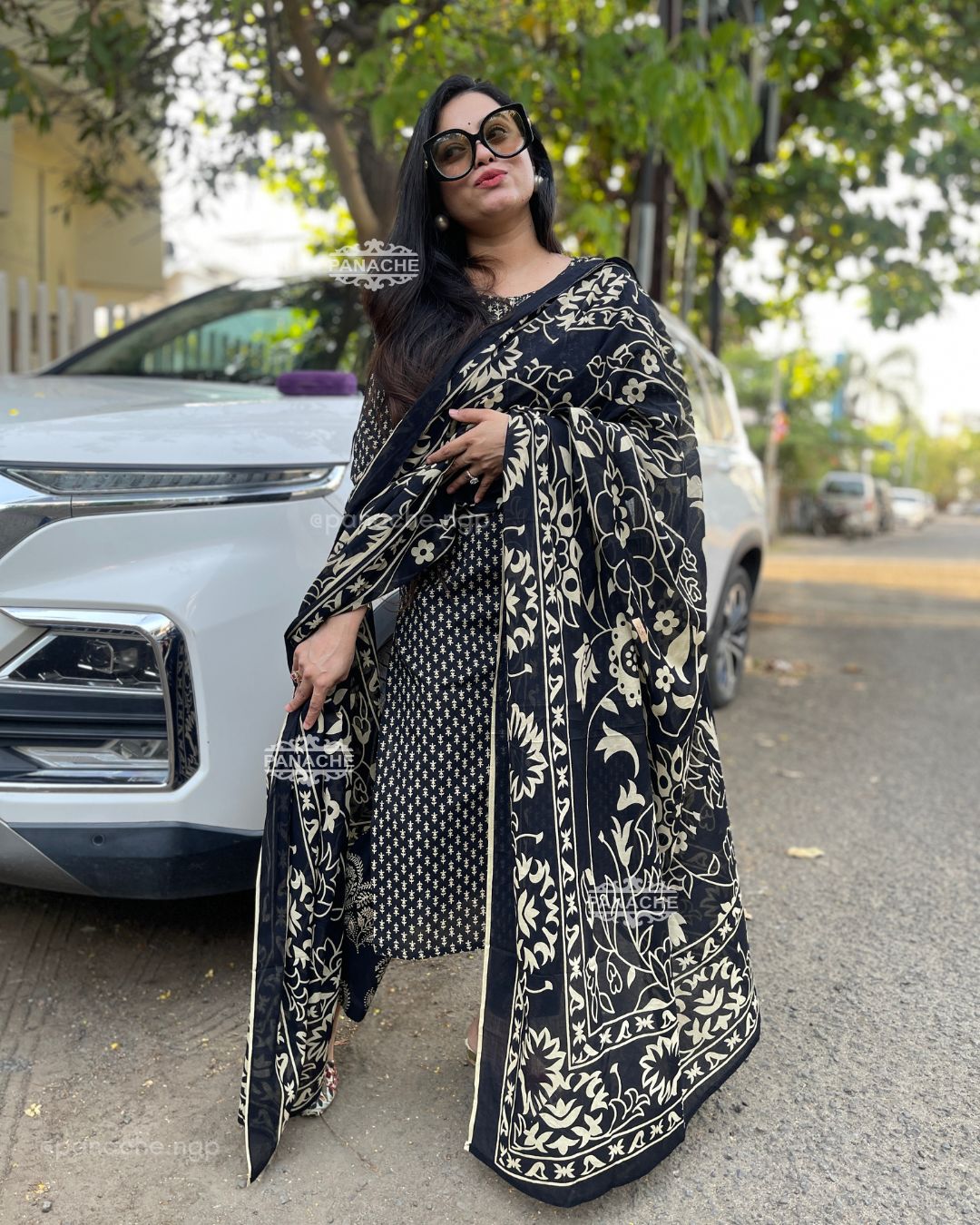 Monochrome daily wear cotton