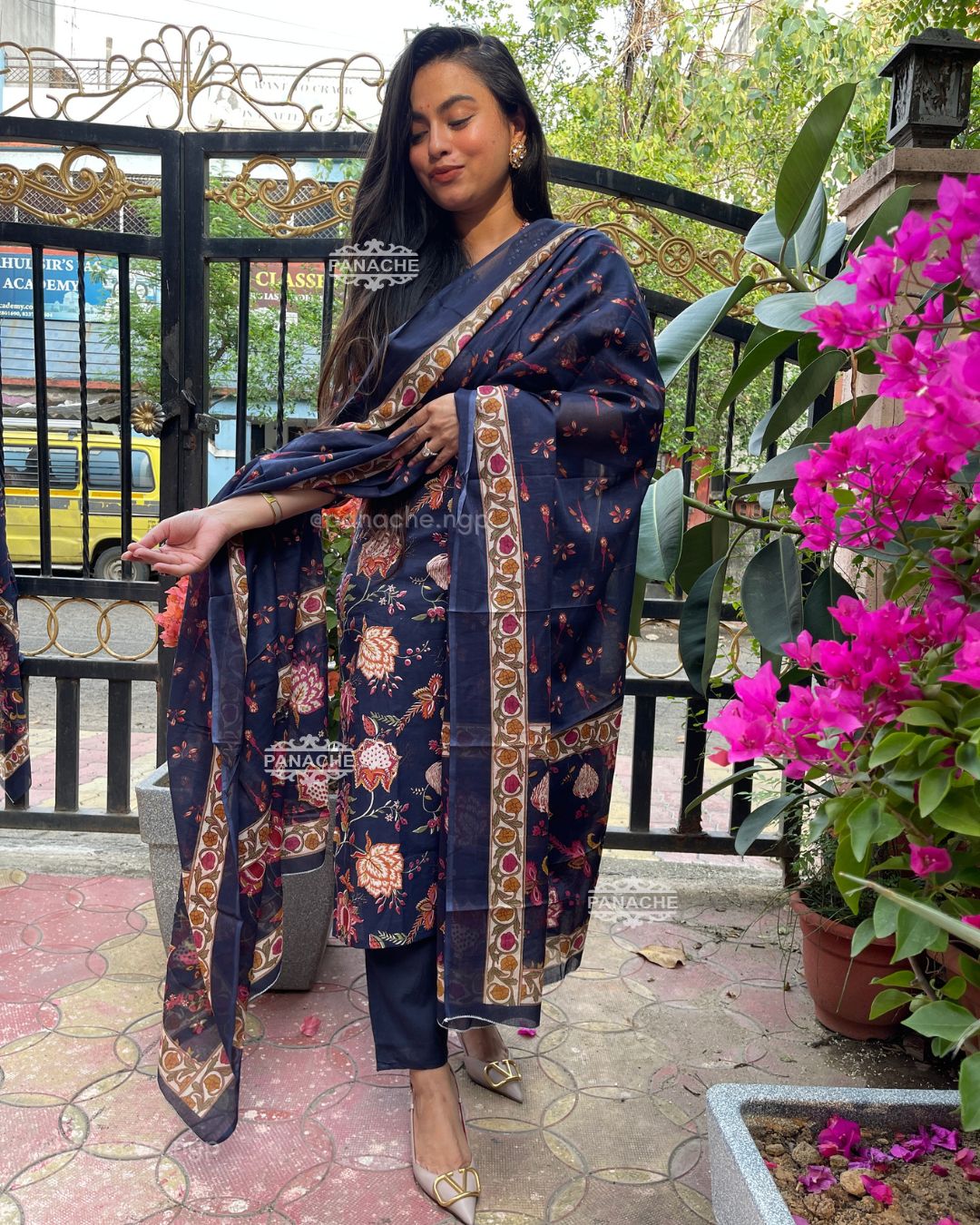 Print in print blue cotton set