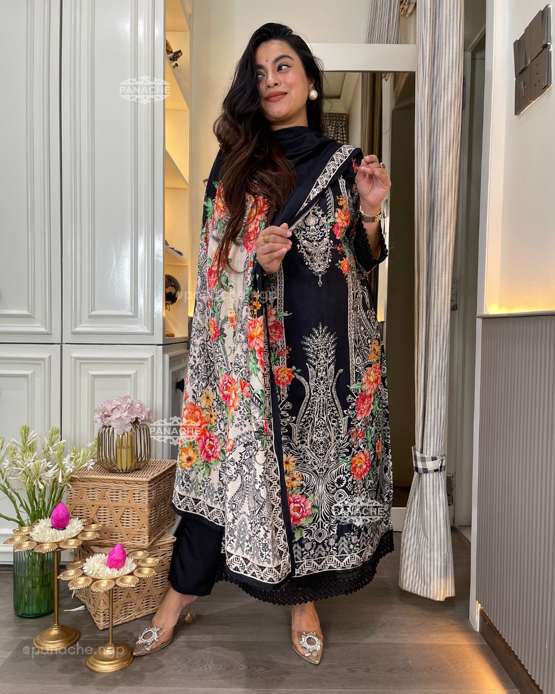 Karachi special monochrome set