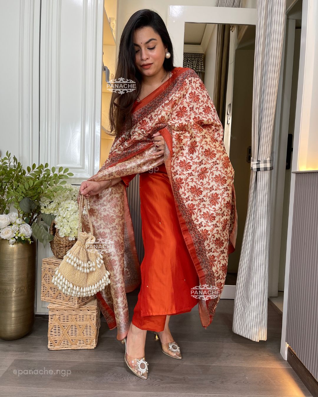 Shades of rust & orange suit