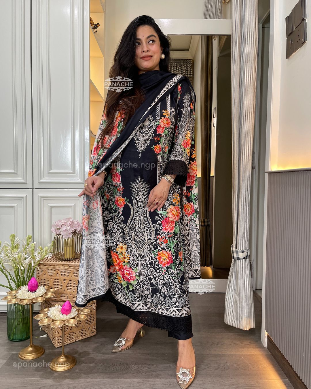 Karachi special monochrome set