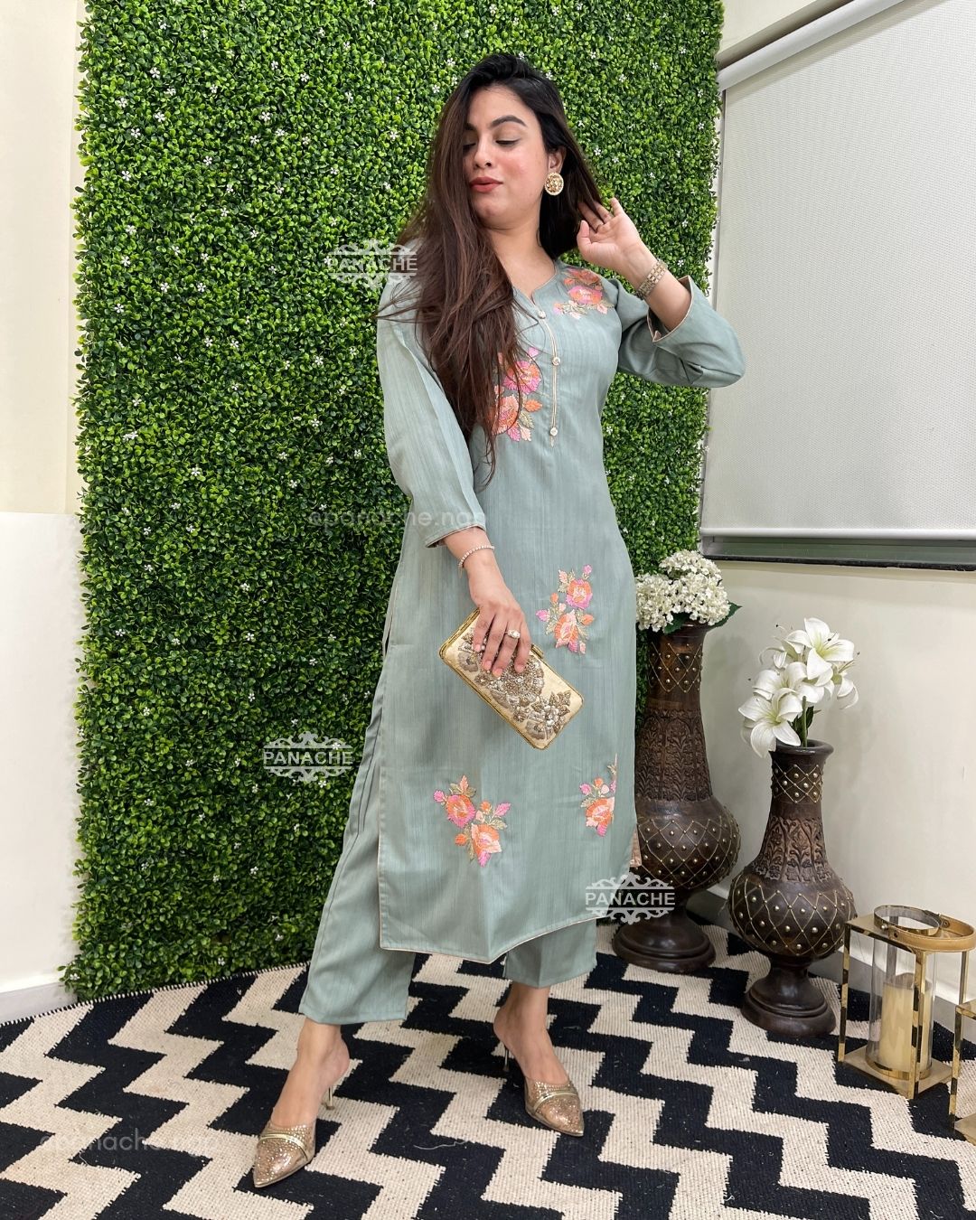 Embroidered floral coord!