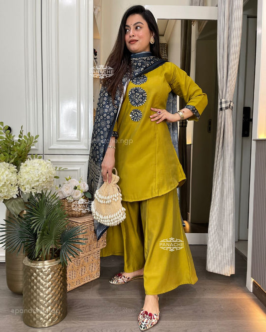 Bright Bandhani gajjis