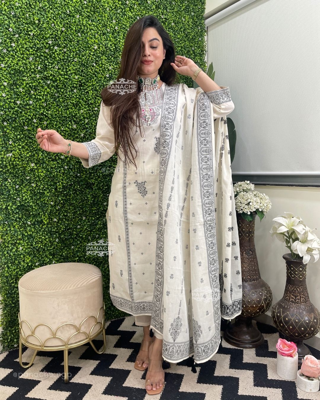 Monochrome cotton set