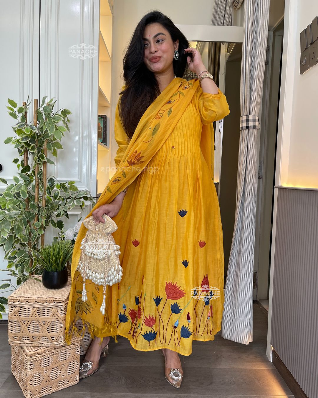 Haldi mul appliqué set