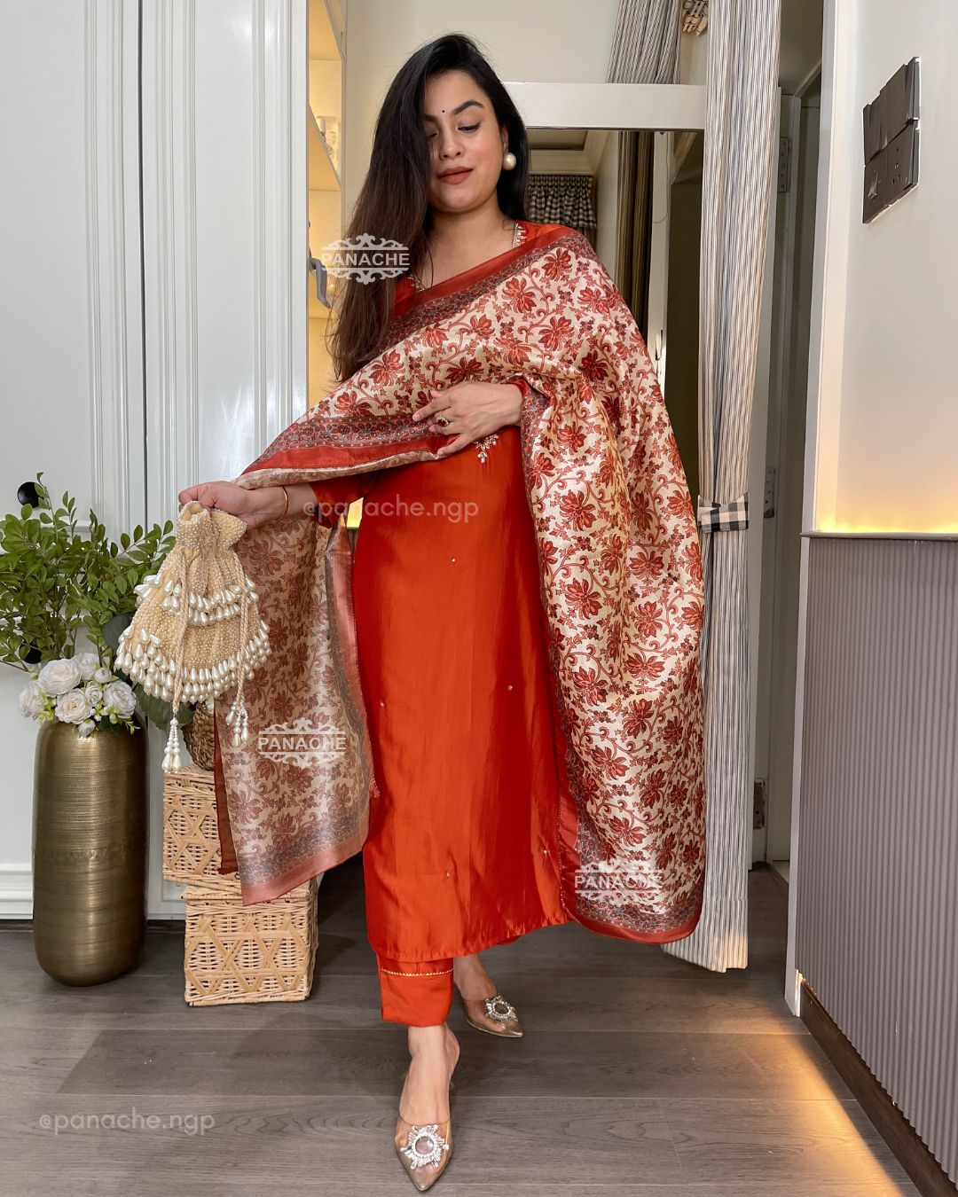 Shades of rust & orange suit