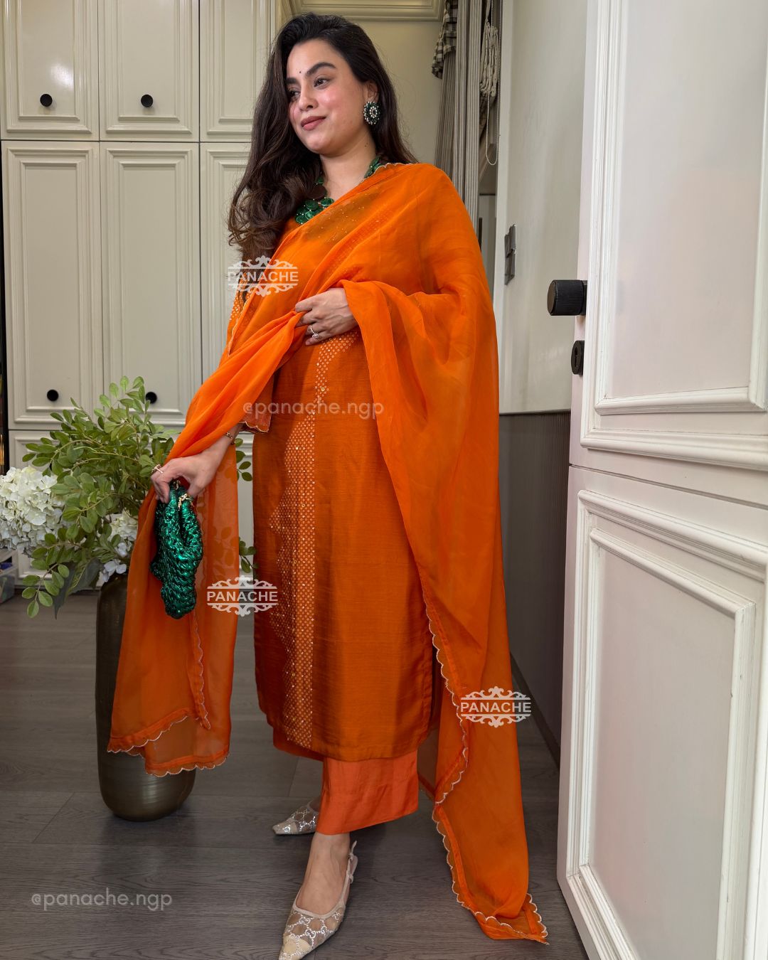 Leher Bandhani suit set