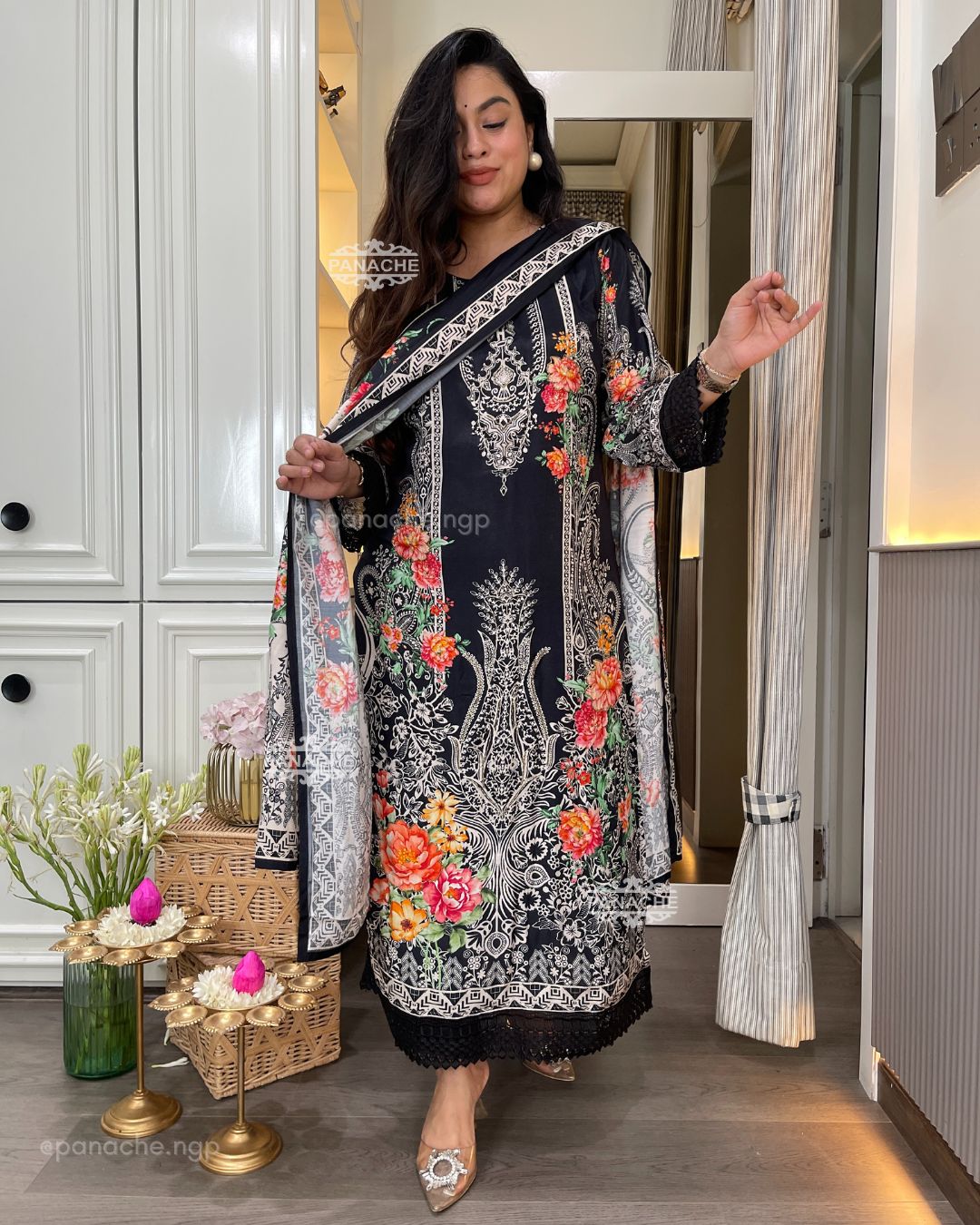 Karachi special monochrome set