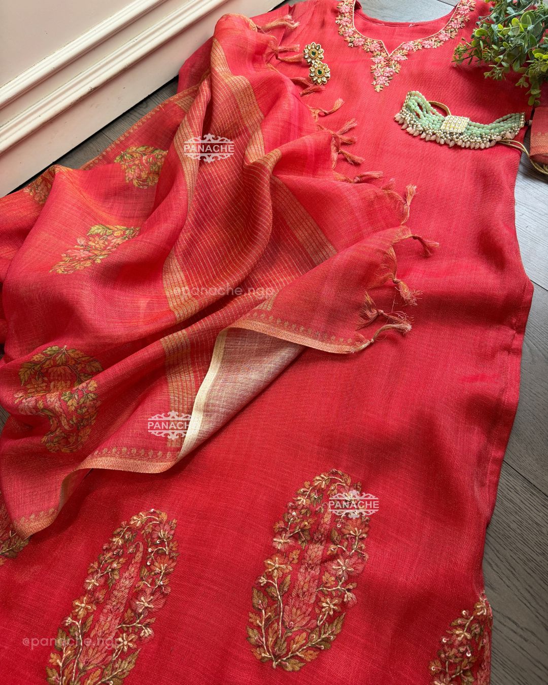 Santra & Gold katha set