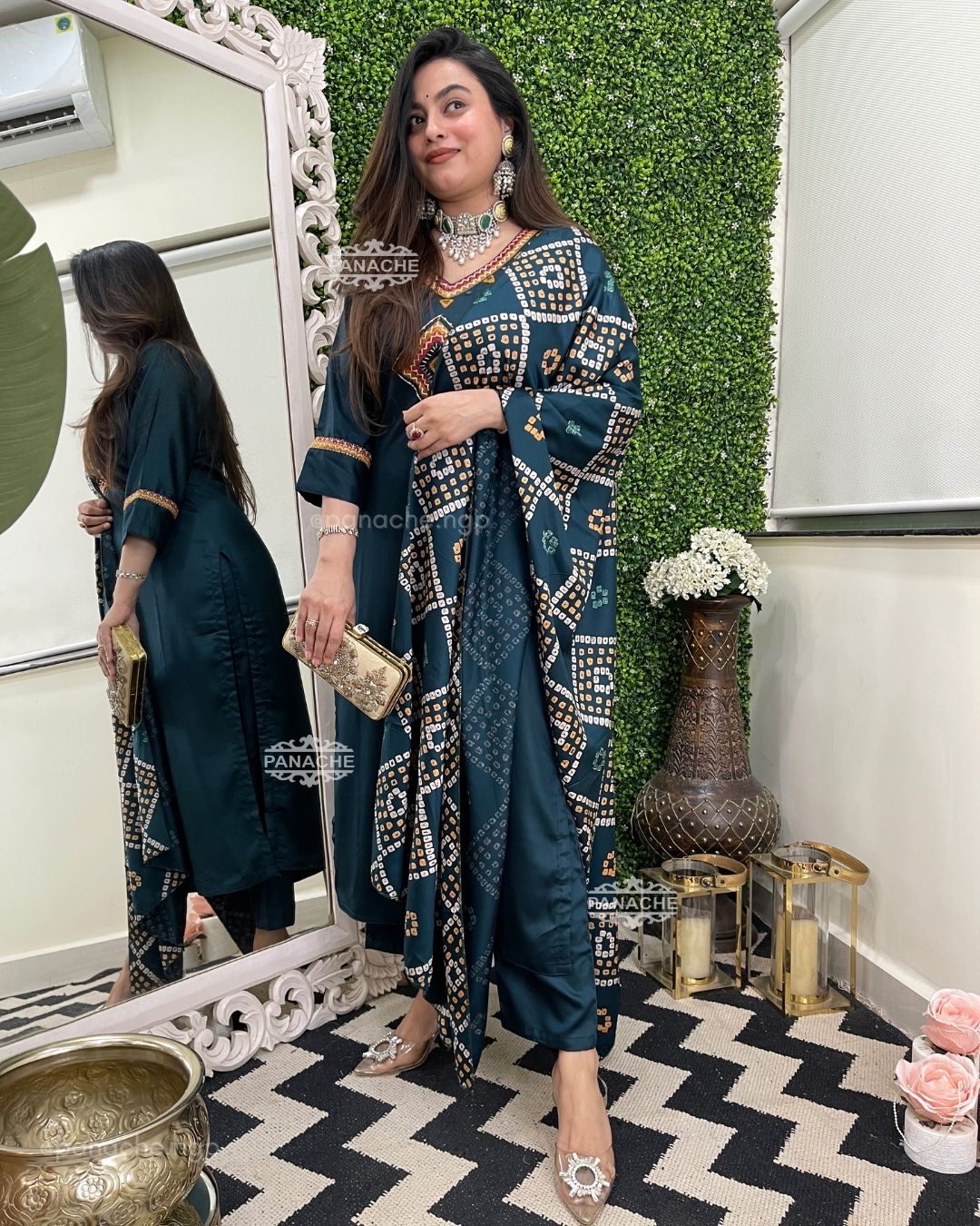 Mirror bandhani gajji set