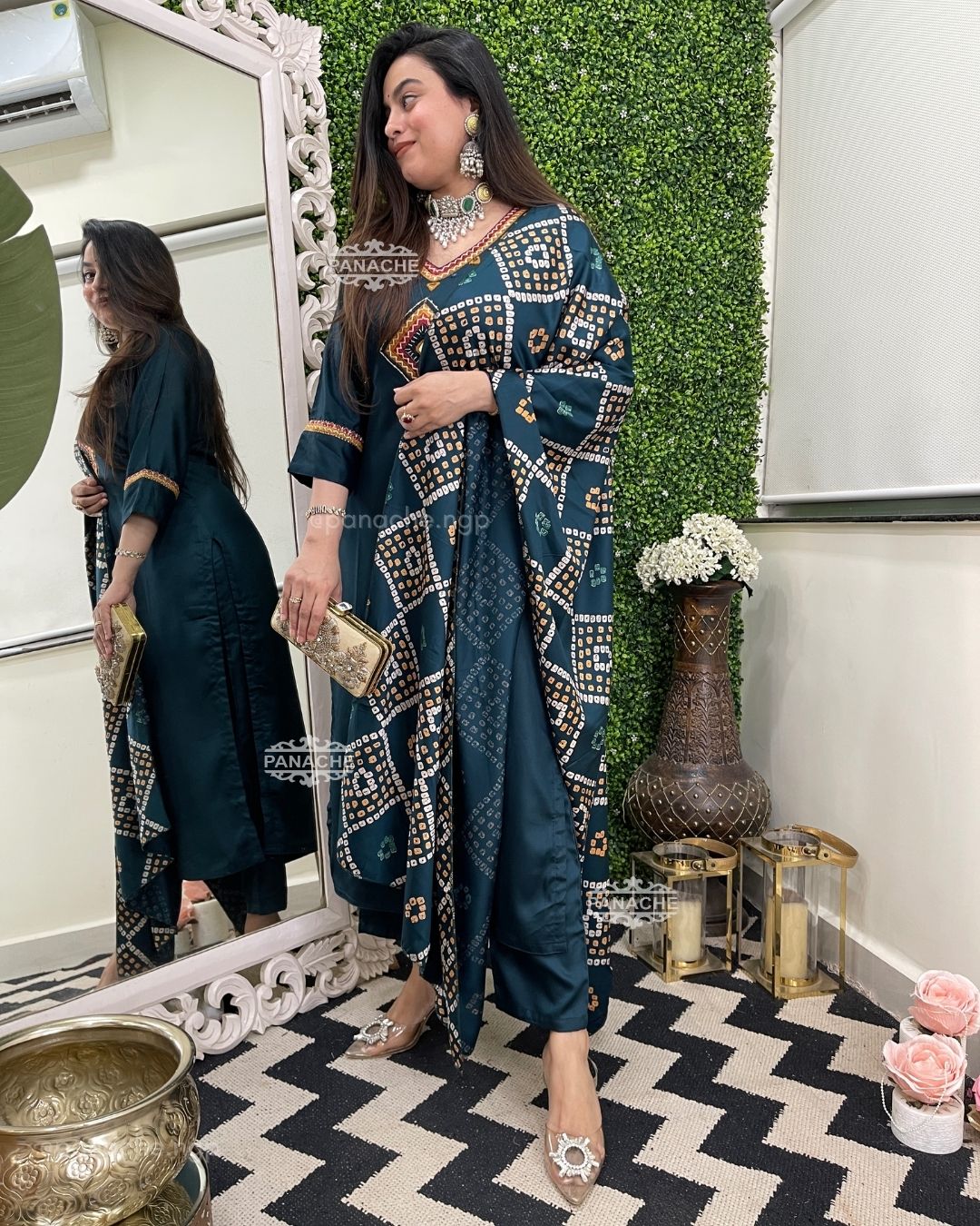 Mirror bandhani gajji set