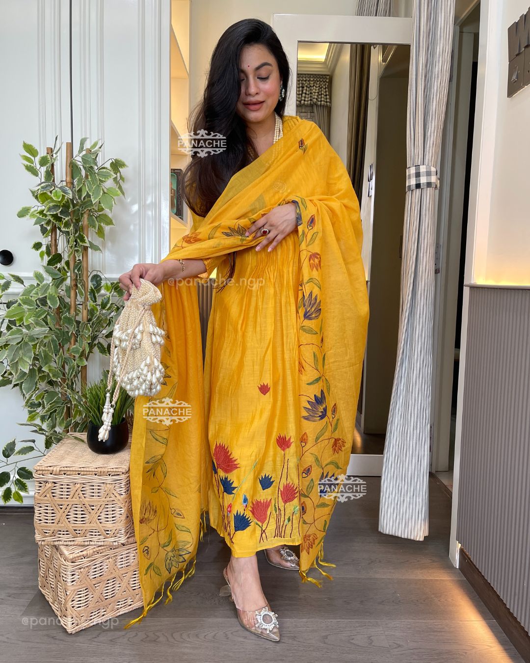 Haldi mul appliqué set