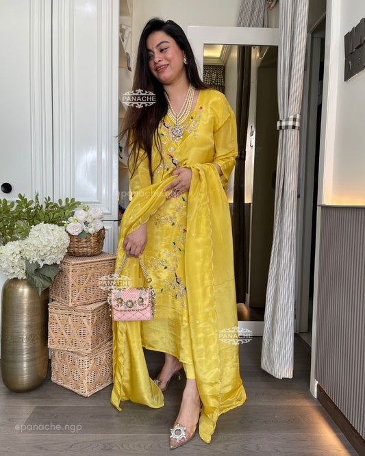 Sunshine & peacocks set