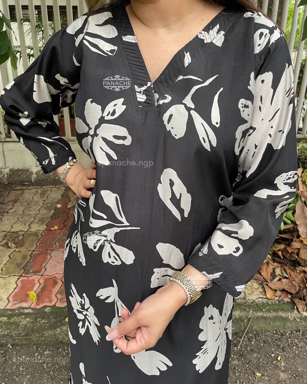 Monochrome coord set