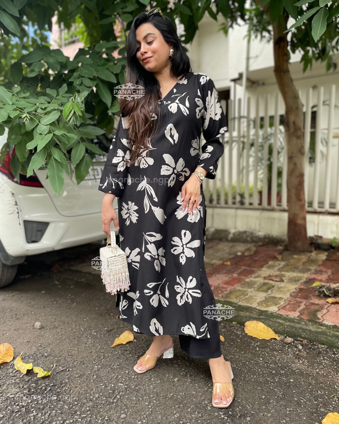 Monochrome coord set