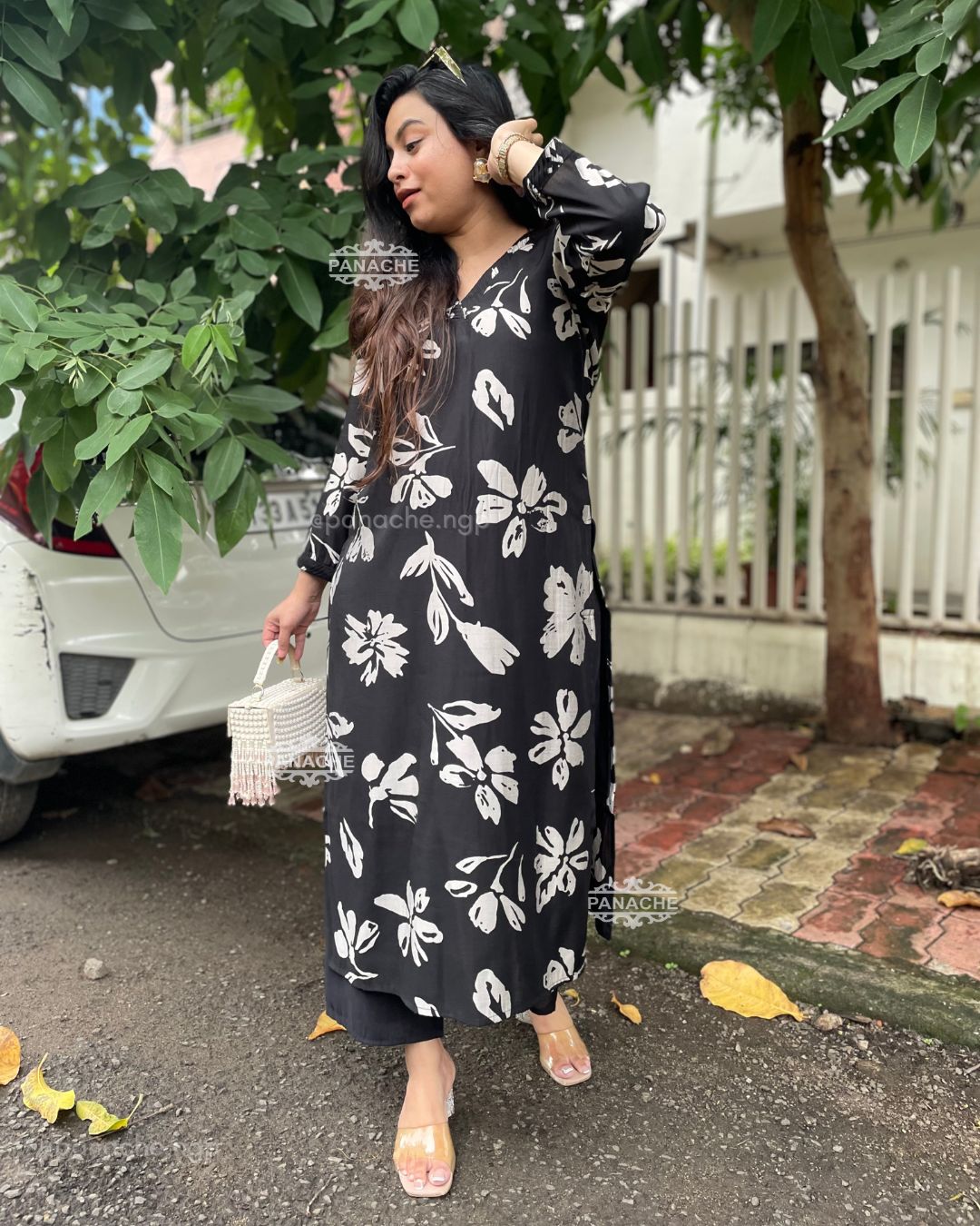 Monochrome coord set