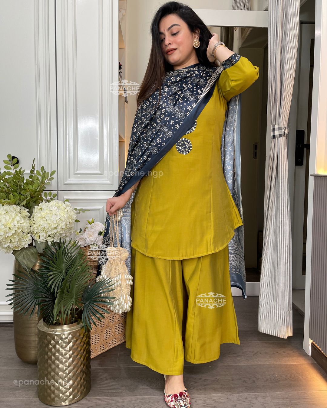 Bright Bandhani gajjis