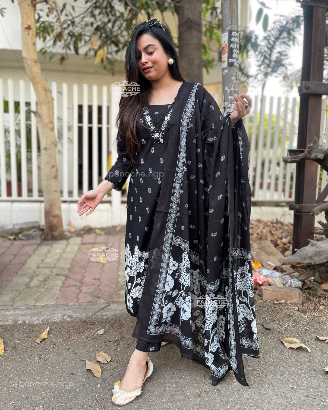 Subtle black floral set