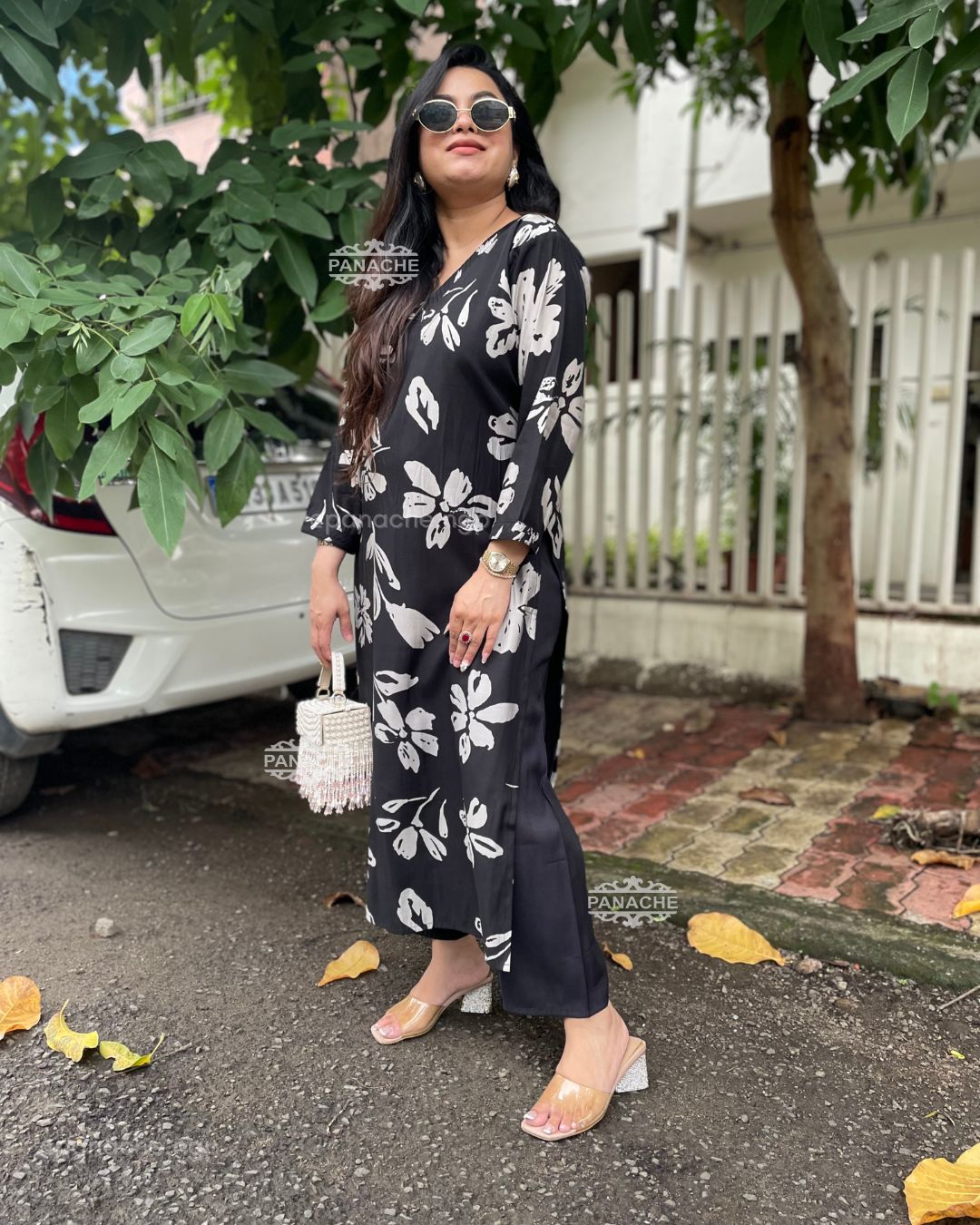 Monochrome coord set