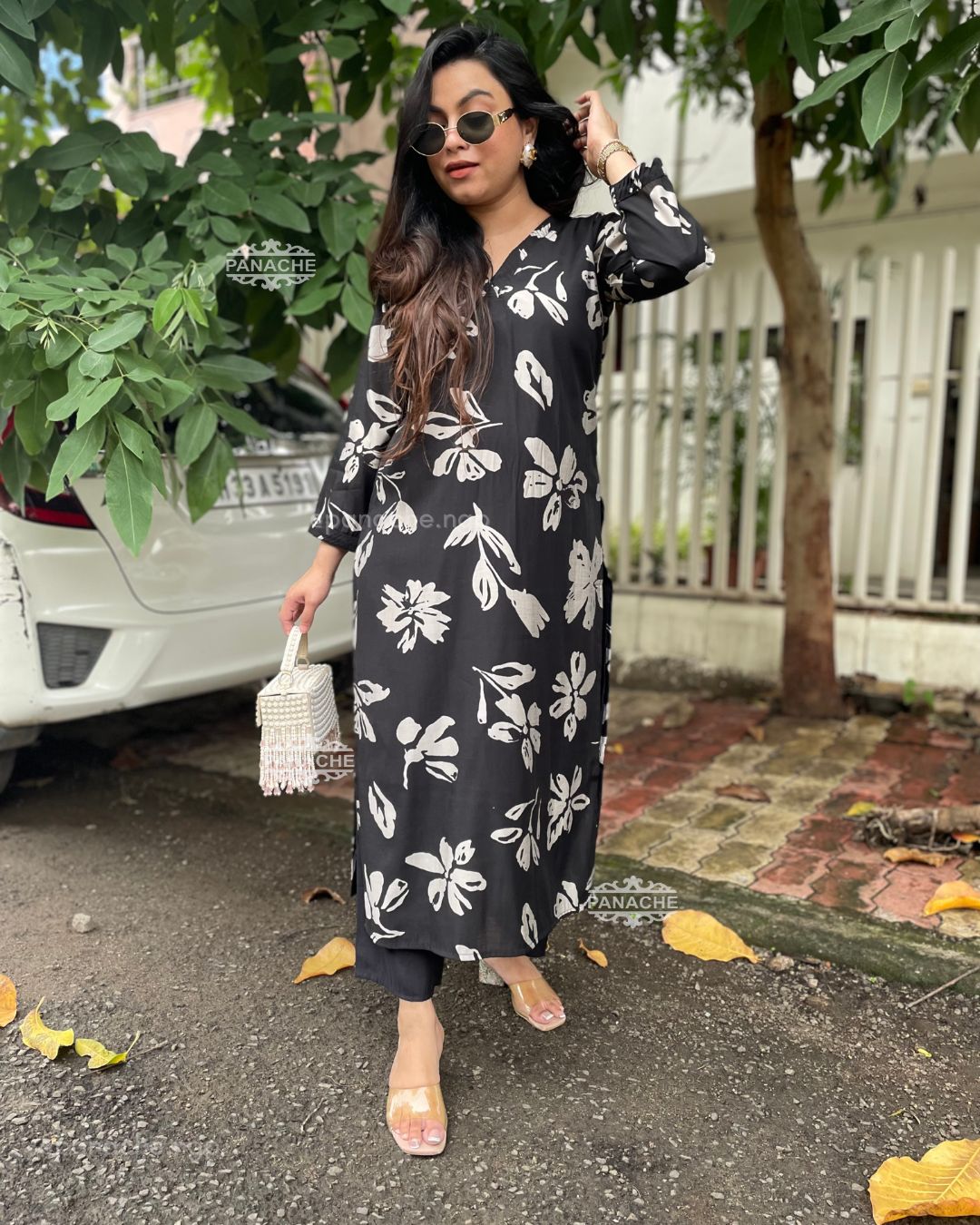 Monochrome coord set