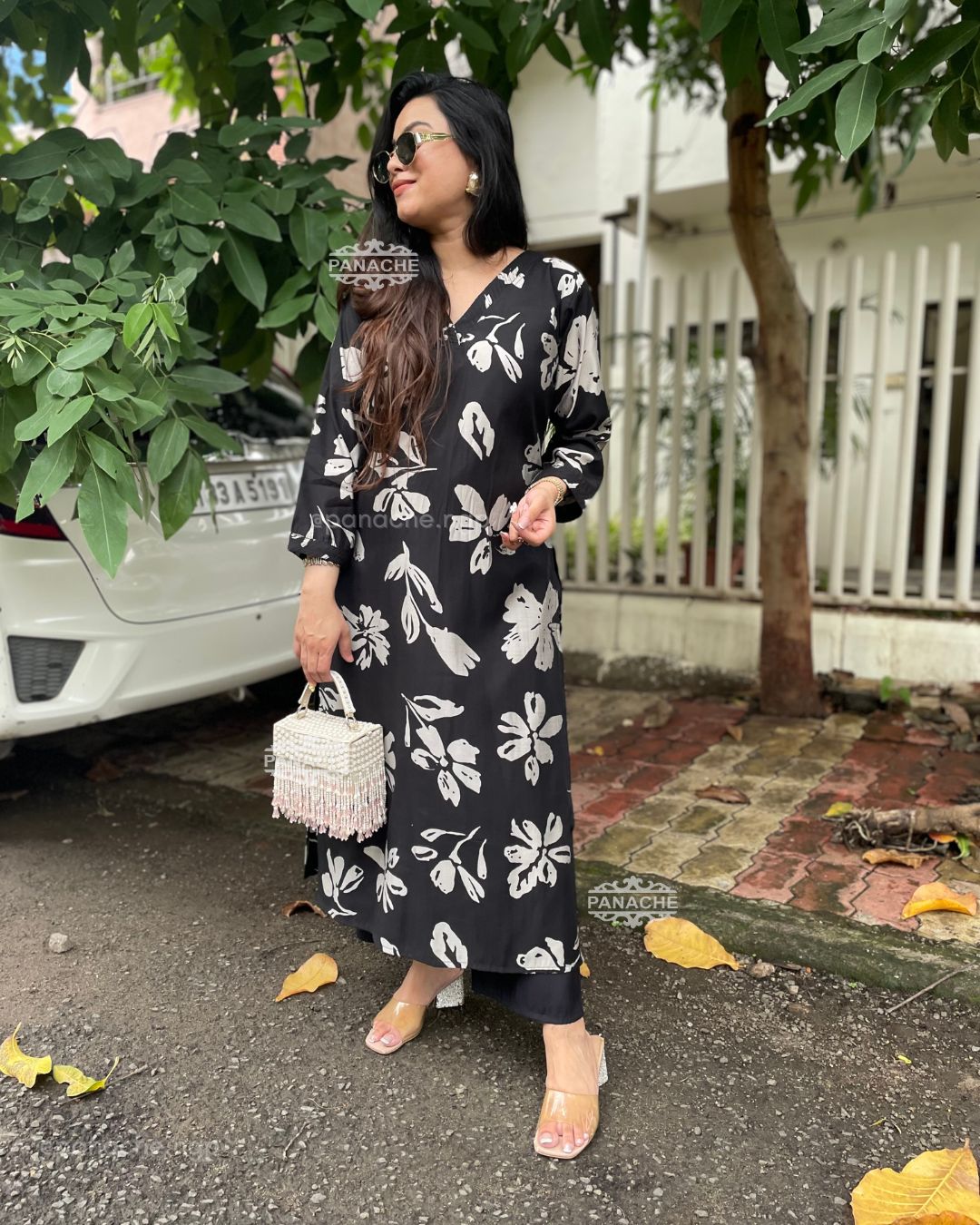 Monochrome coord set