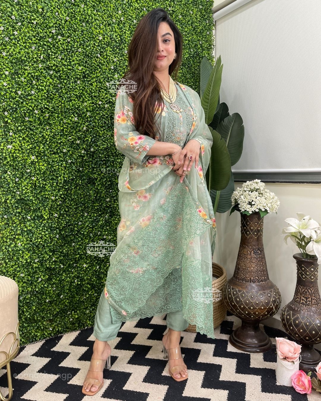 Karachi mint special suit set
