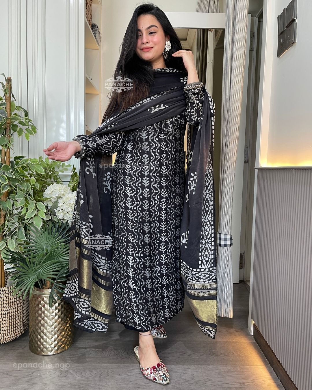 Gajji baatiks with mirror earrings