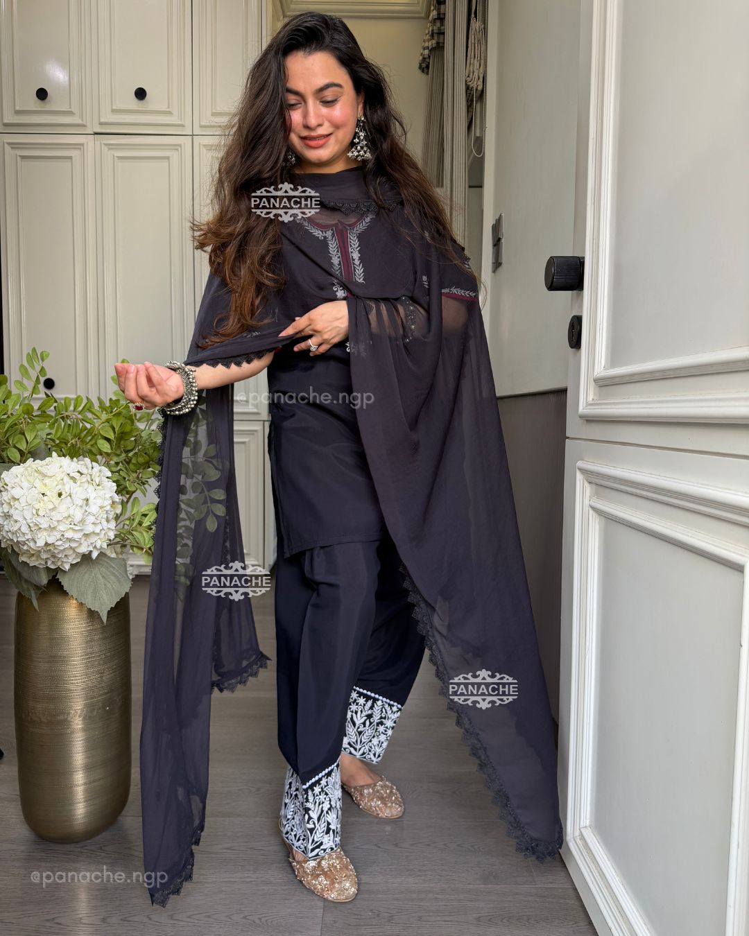 Monochrome farshi cottons