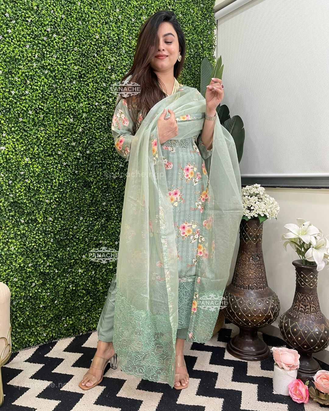 Karachi mint special suit set